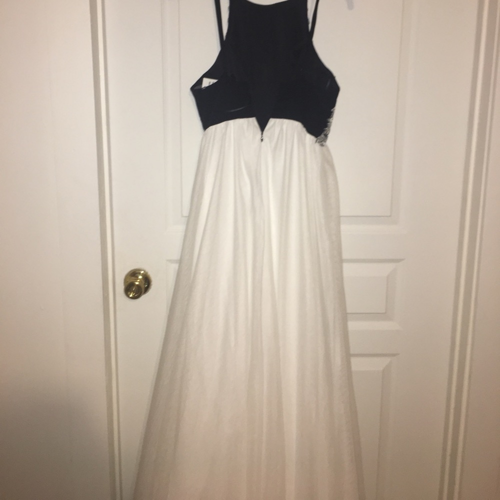 PROM DRESS - Picture 3 of 3